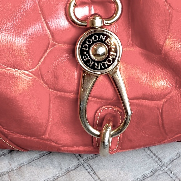 Authentic Dooney & Bourke Leather Red croc styling w Goldtone clasp & trim - Picture 10 of 16